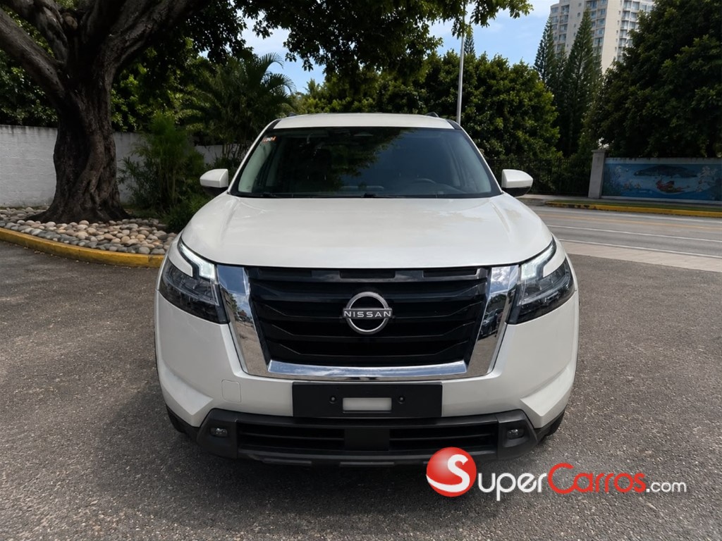 2023 Nissan Pathfinder — foto 2 / 8
