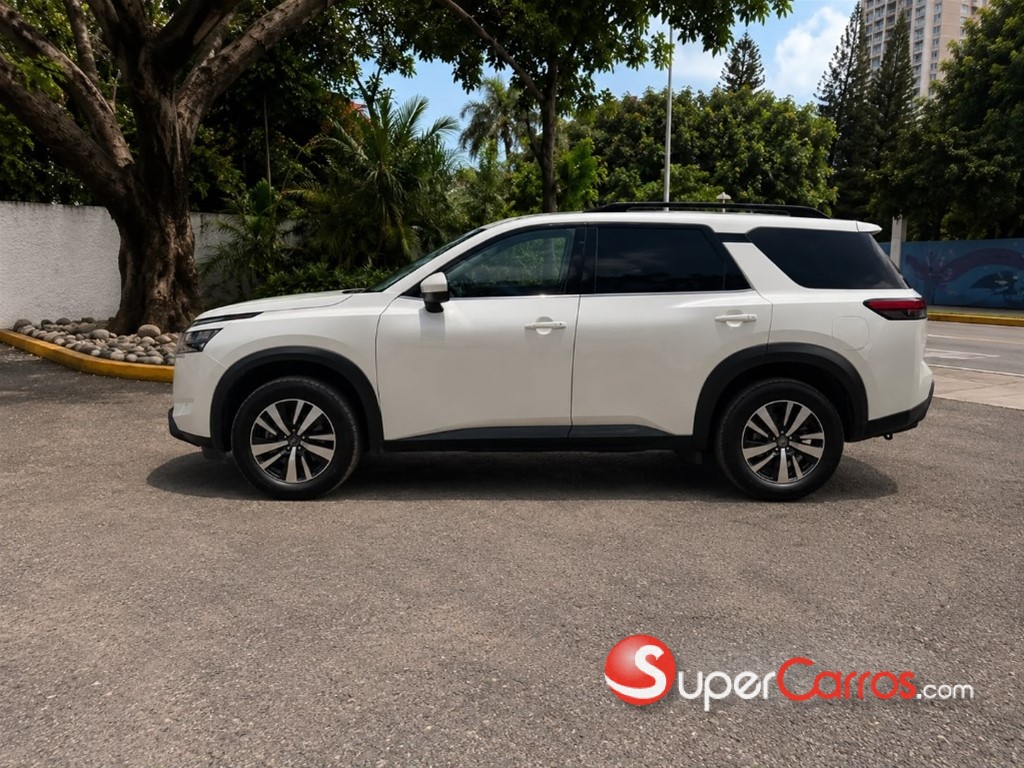 2023 Nissan Pathfinder — foto 4 / 8