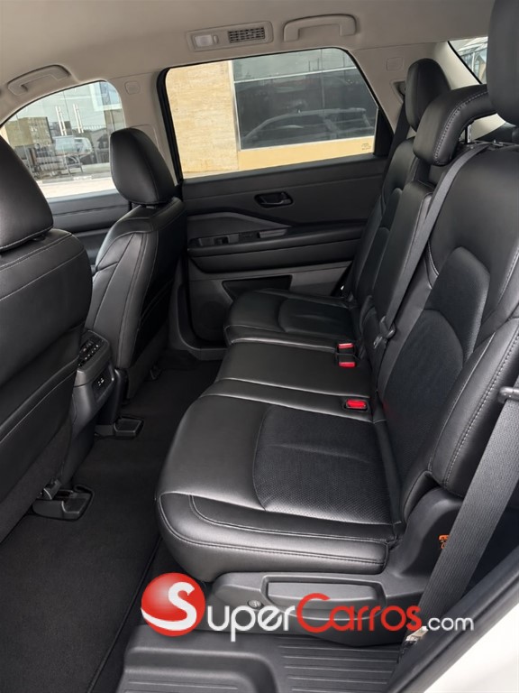 2023 Nissan Pathfinder — foto 5 / 8