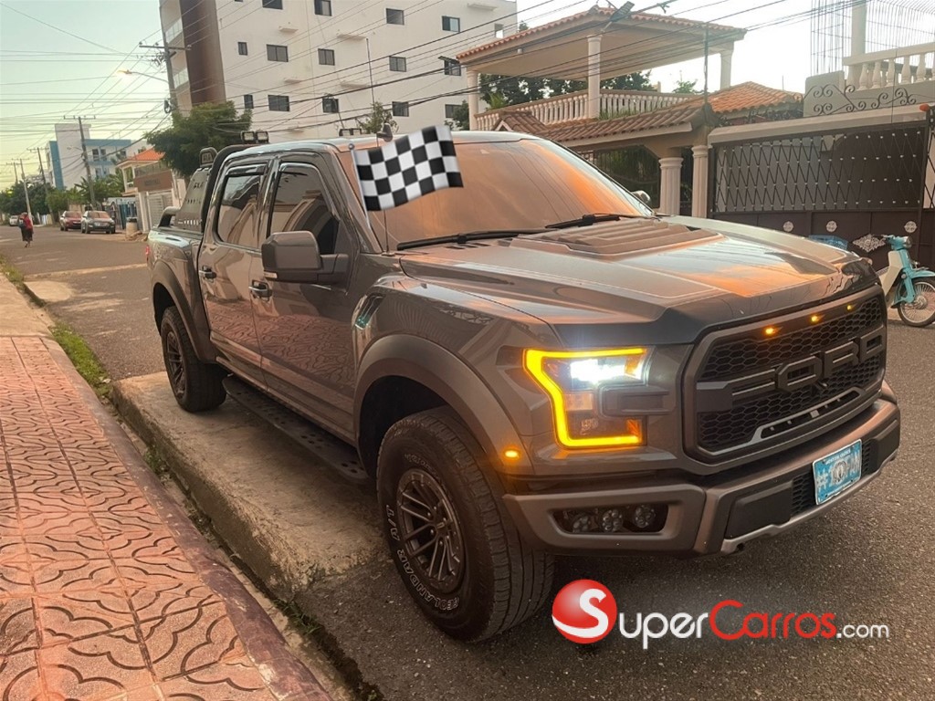 2020 Ford F 150 Raptor — foto 2 / 12