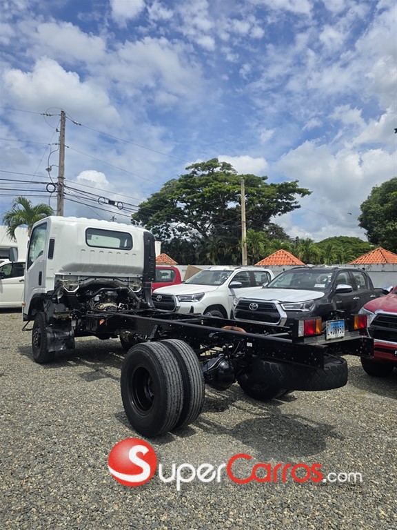 2020 Isuzu NP 14 Pies Chasis — foto 2 / 4