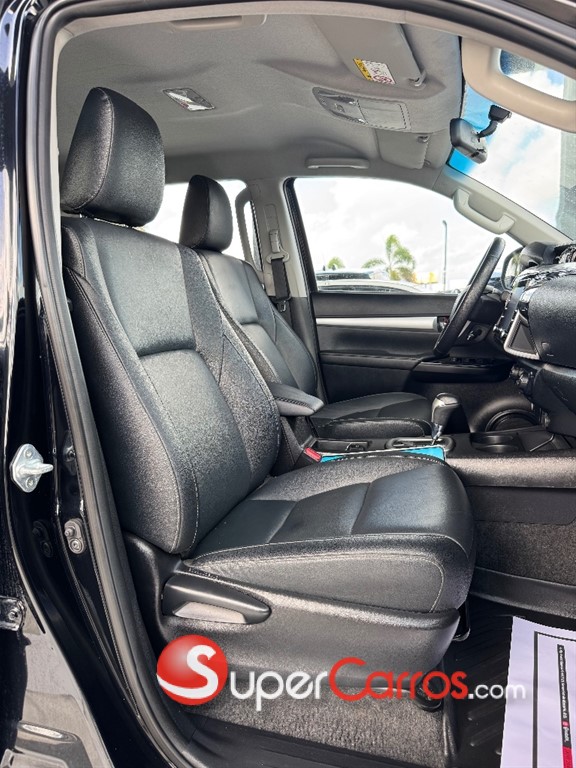 2022 Toyota Hilux SRV — foto 3 / 9