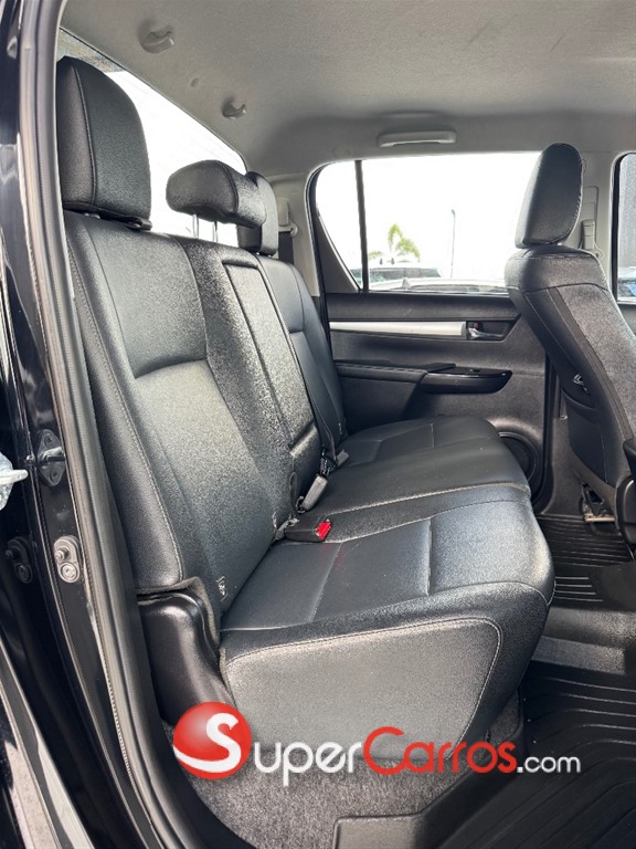 2022 Toyota Hilux SRV — foto 4 / 9