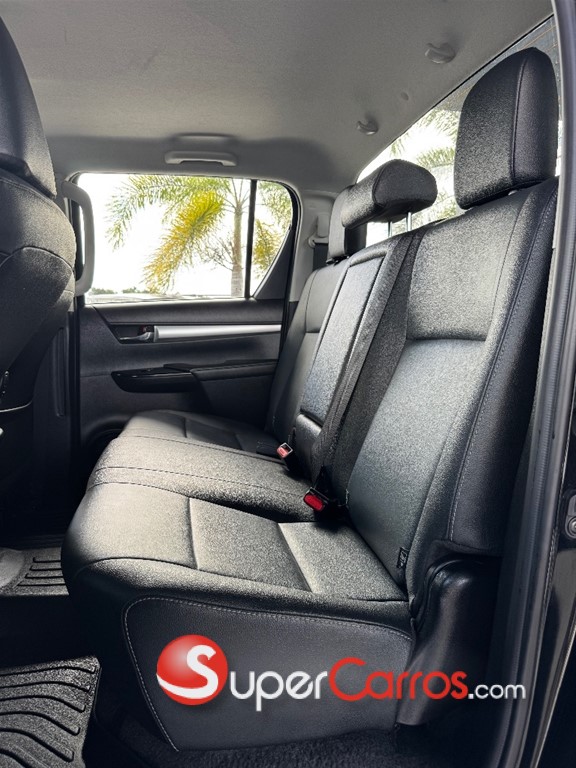 2022 Toyota Hilux SRV — foto 5 / 9