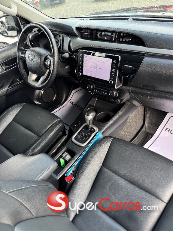 2022 Toyota Hilux SRV — foto 6 / 9