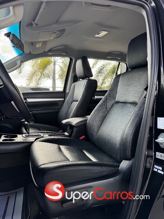 2022 Toyota Hilux SRV — foto 7 / 9