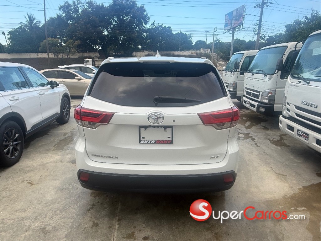 2019 Toyota Highlander XLE — foto 6 / 12
