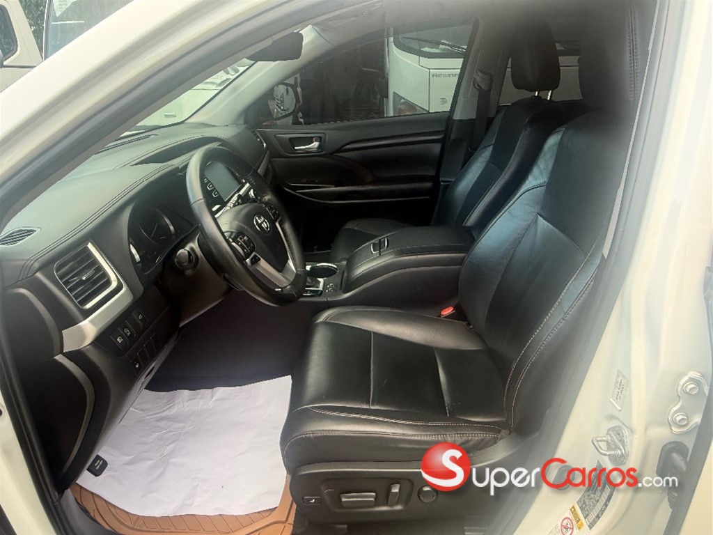 2019 Toyota Highlander XLE — foto 8 / 12