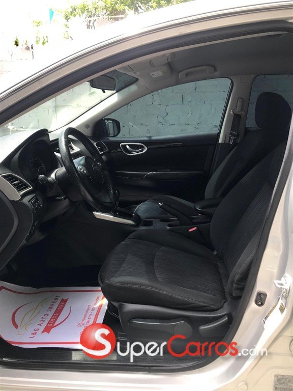 2019 Nissan Sentra SV — foto 8 / 9