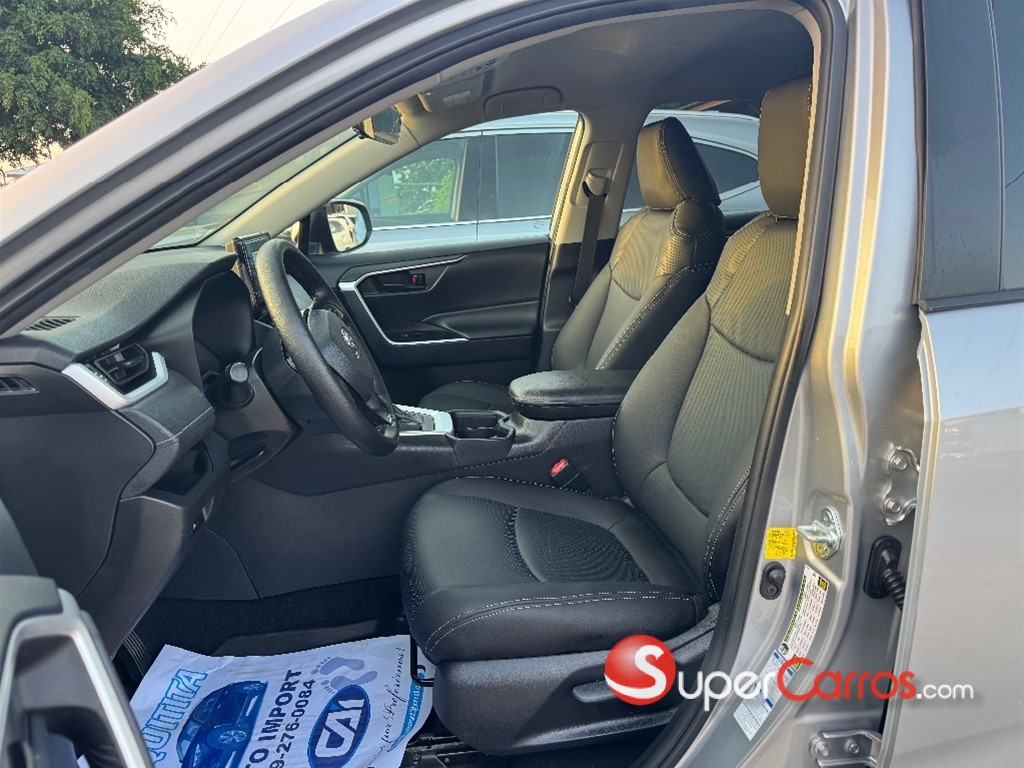 2021 Toyota RAV4 LE — foto 8 / 12