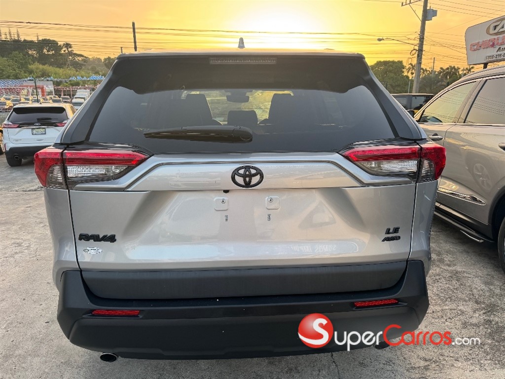 2021 Toyota RAV4 LE — foto 12 / 12