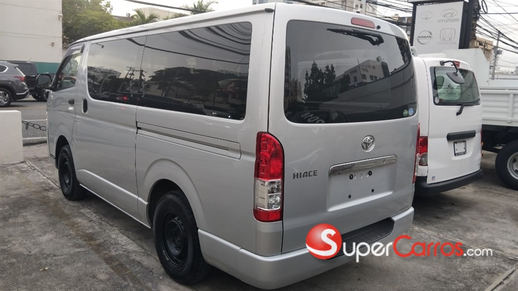 2020 Toyota Hiace — foto 2 / 12