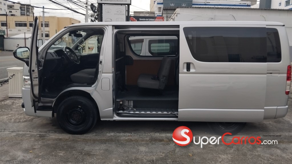 2020 Toyota Hiace — foto 4 / 12