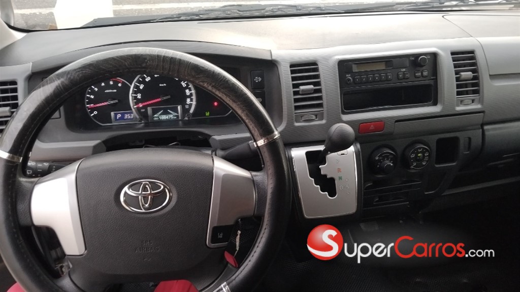 2020 Toyota Hiace — foto 10 / 12