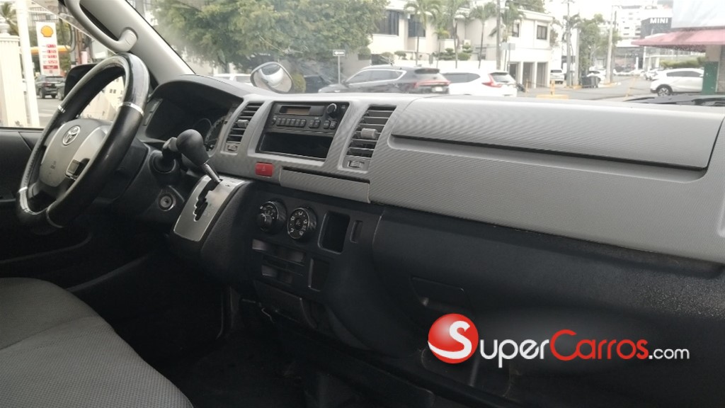 2020 Toyota Hiace — foto 11 / 12