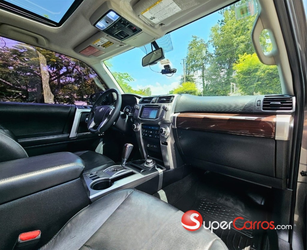 2015 Toyota 4 Runner Limited — foto 9 / 12