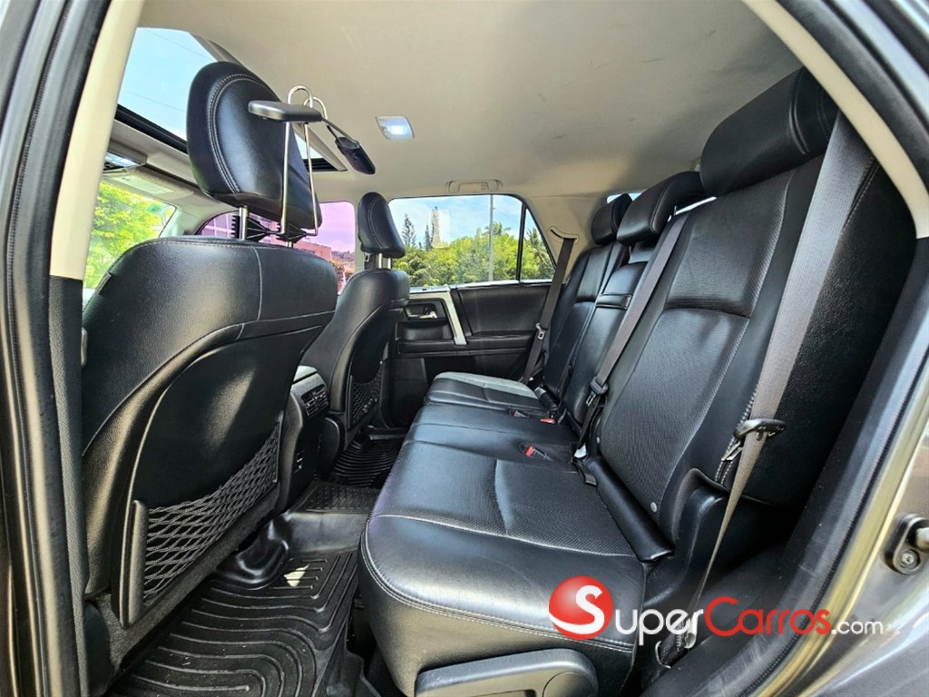 2015 Toyota 4 Runner Limited — foto 12 / 12