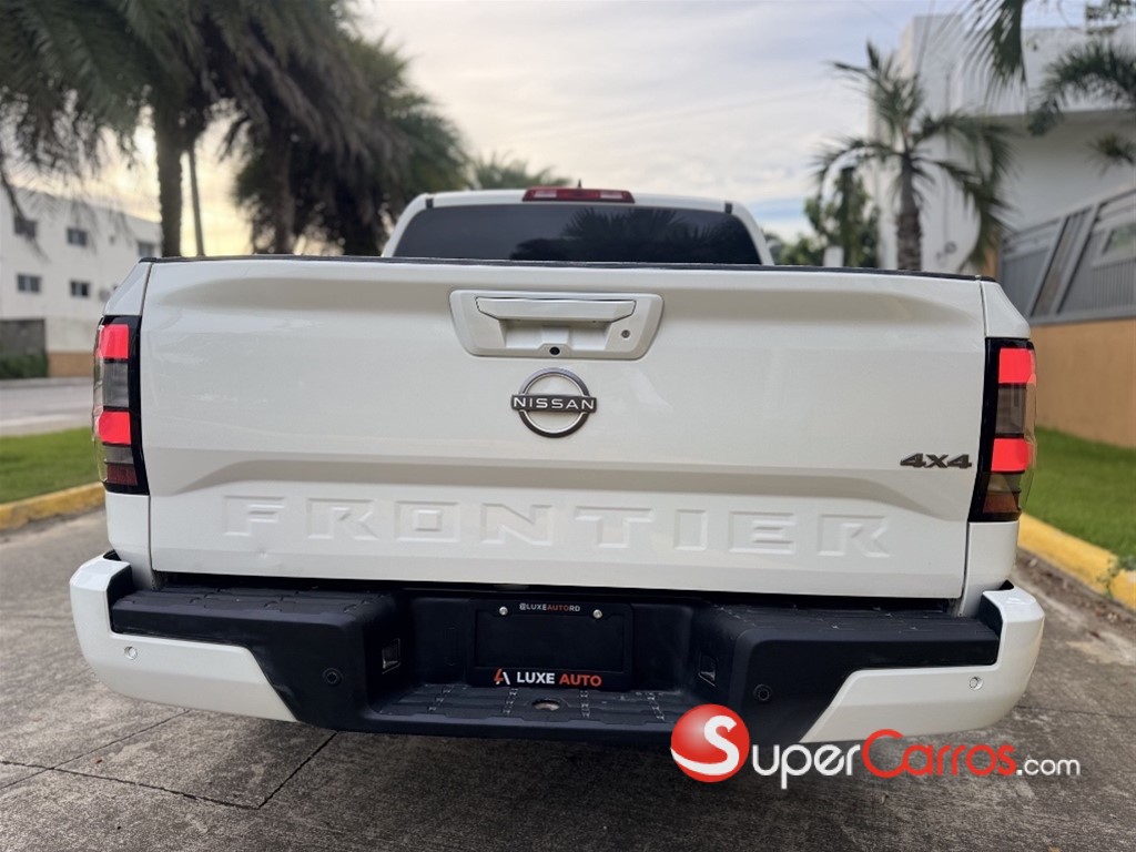 2022 Nissan Frontier SV — foto 3 / 8