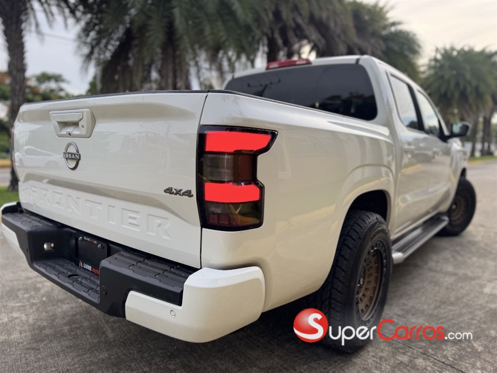 2022 Nissan Frontier SV — foto 4 / 8