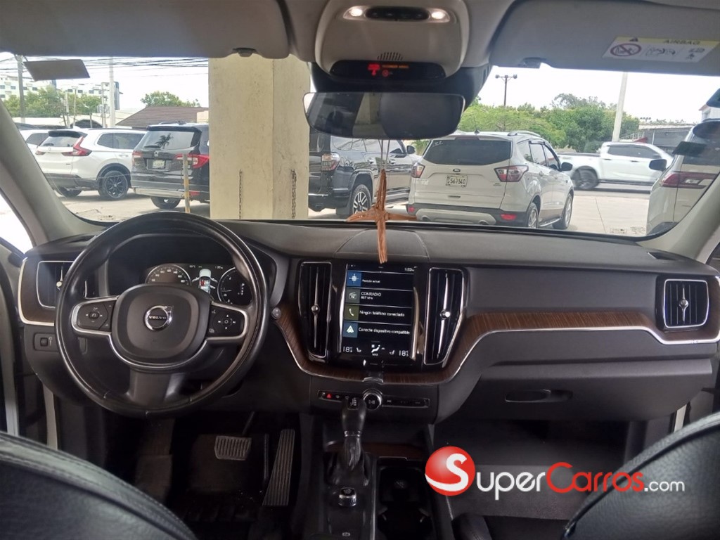 2018 Volvo XC60 D5 — foto 8 / 12