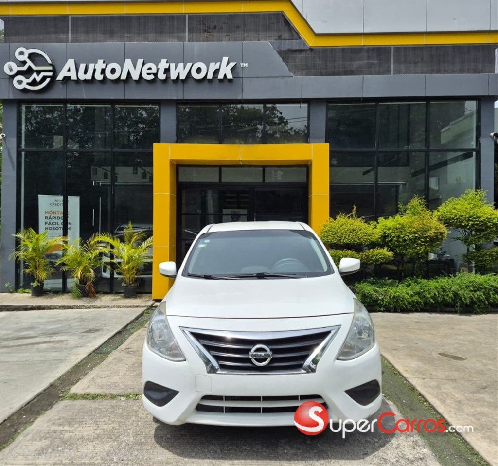 2016 Nissan Versa — foto 3 / 11