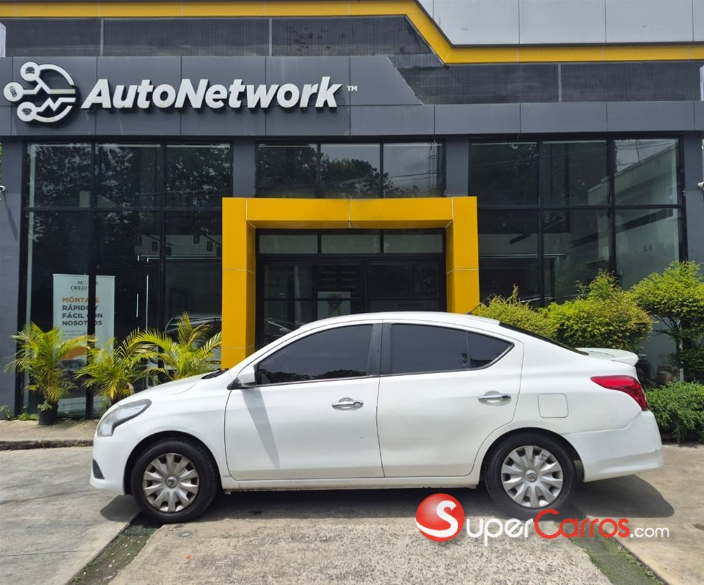 2016 Nissan Versa — foto 5 / 11