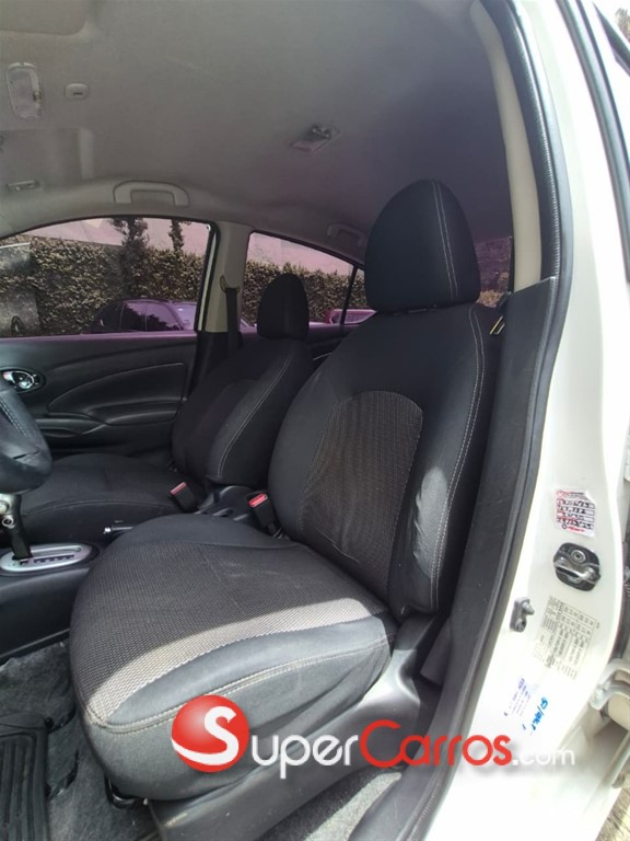 2016 Nissan Versa — foto 6 / 11