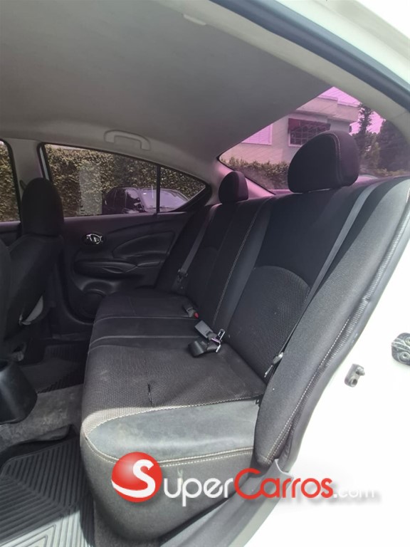 2016 Nissan Versa — foto 9 / 11