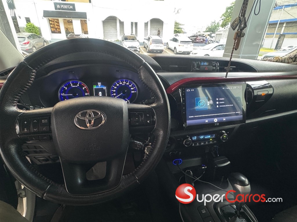 2018 Toyota Hilux Limited — foto 2 / 10
