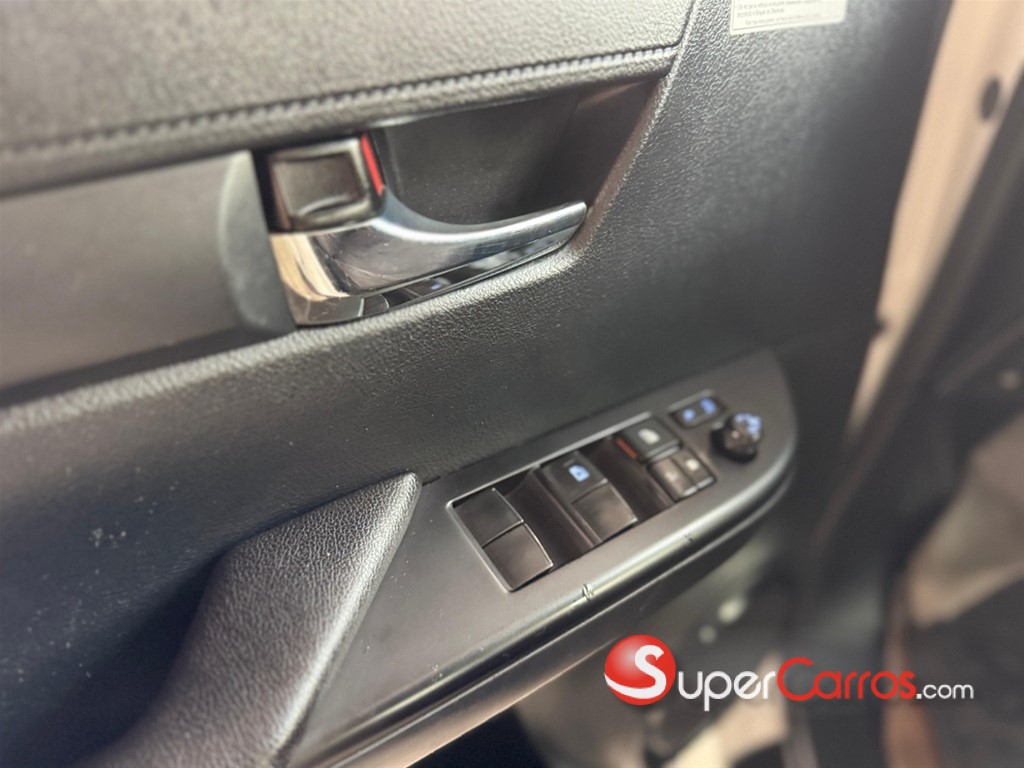 2018 Toyota Hilux Limited — foto 4 / 10