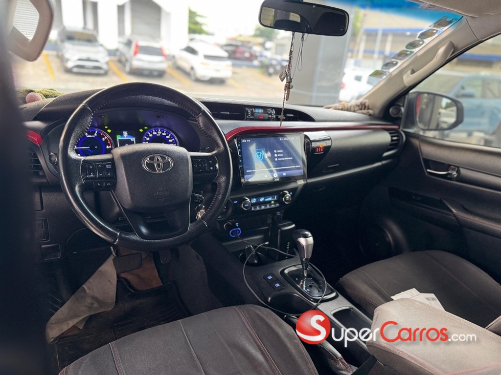 2018 Toyota Hilux Limited — foto 6 / 10