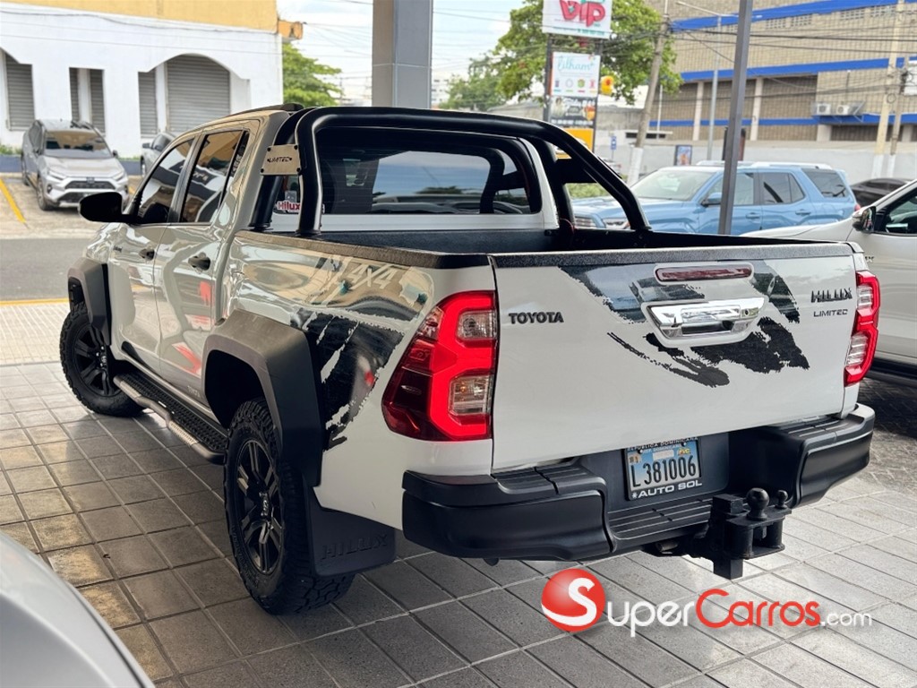 2018 Toyota Hilux Limited — foto 8 / 10