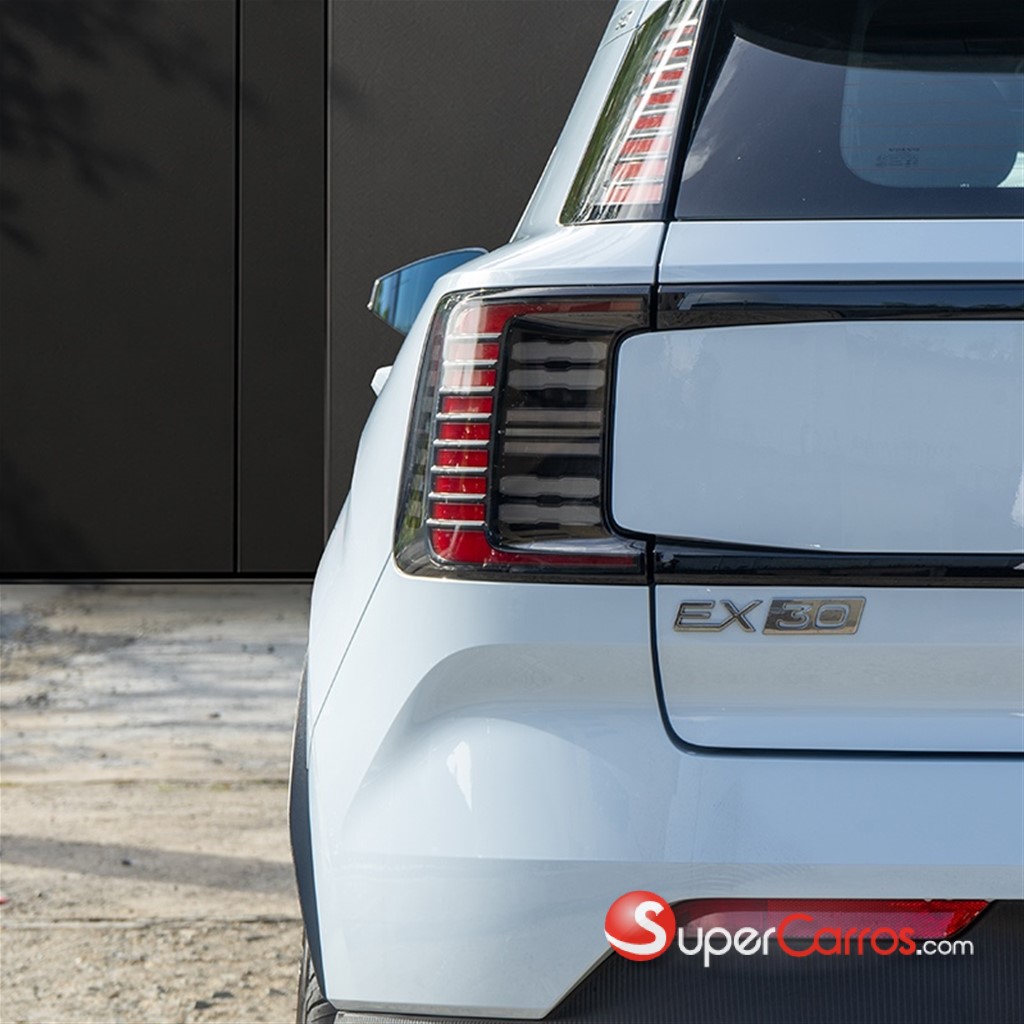 2025 Volvo EX30 Core — foto 3 / 8