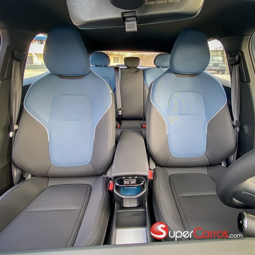 2025 Volvo EX30 Core — foto 7 / 8