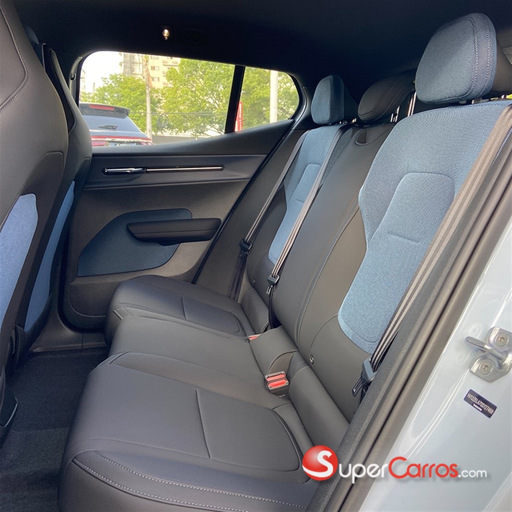 2025 Volvo EX30 Core — foto 8 / 8