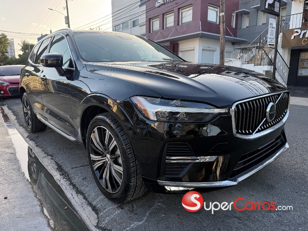 2022 Volvo XC60 B6 Inscription
