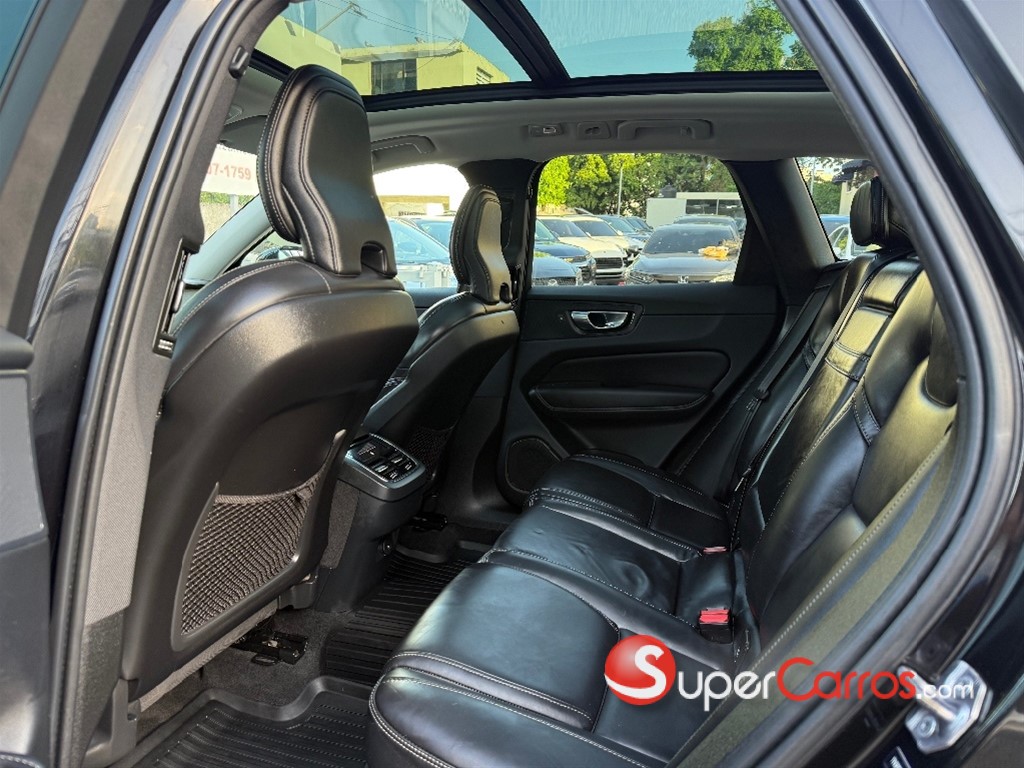 2022 Volvo XC60 B6 Inscription — foto 8 / 11
