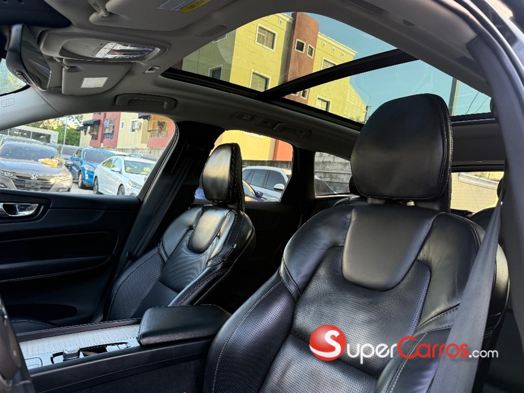 2022 Volvo XC60 B6 Inscription — foto 10 / 11