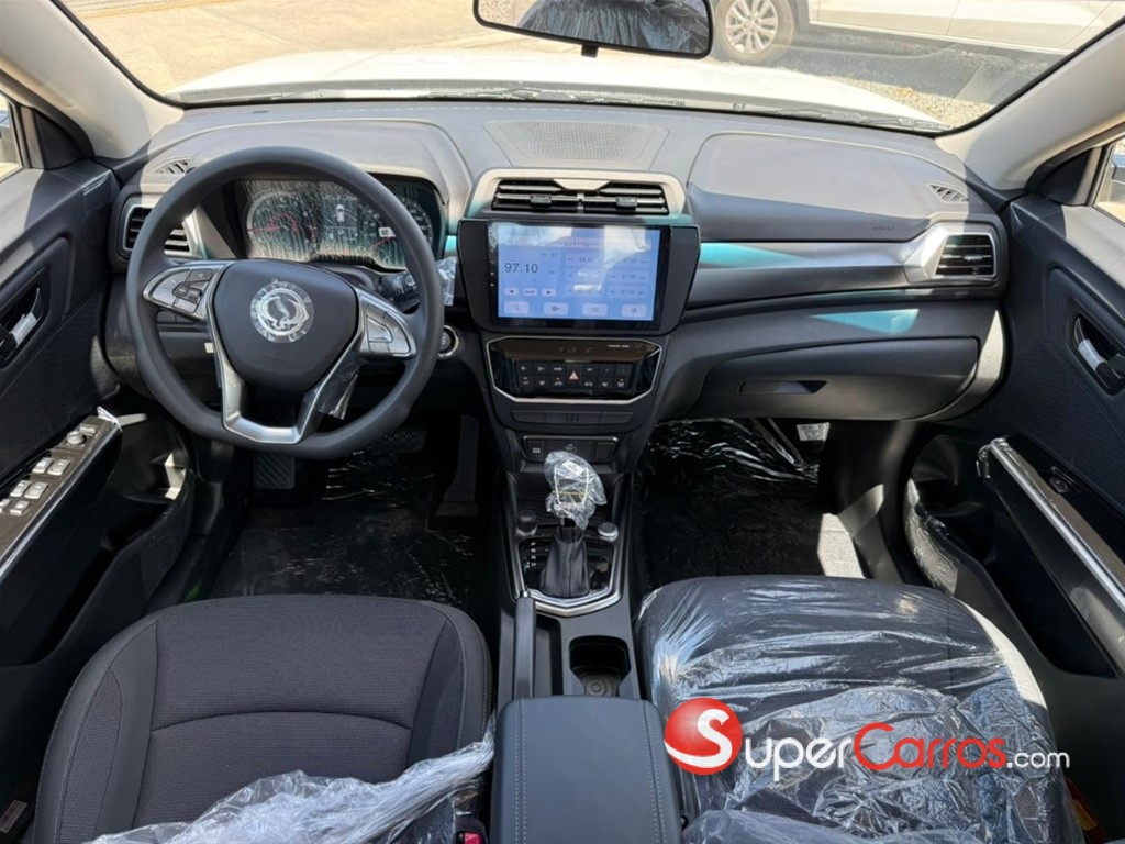 2027 KGM Tivoli — foto 7 / 10