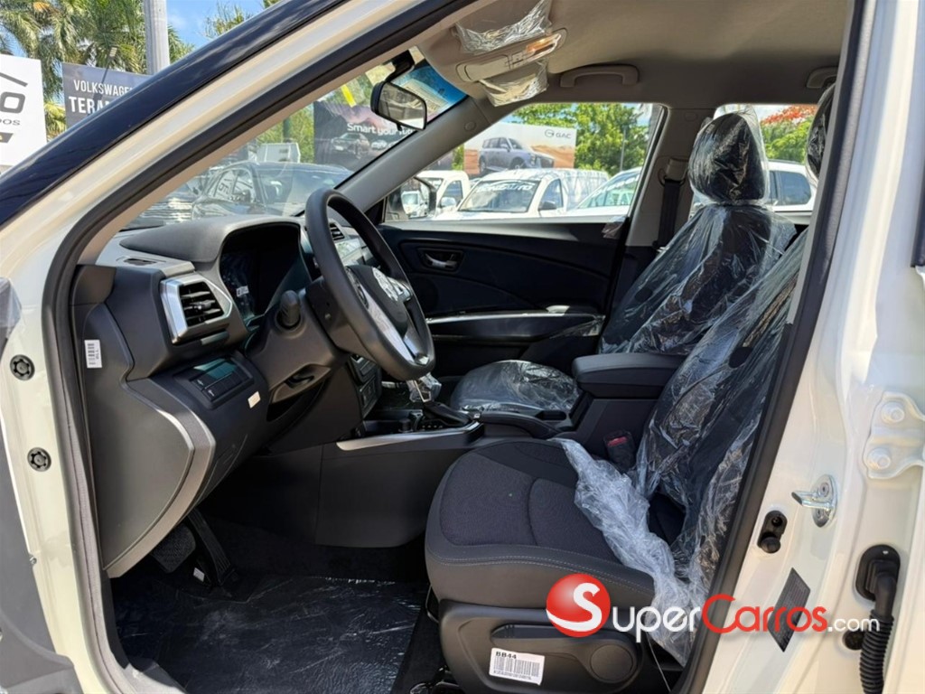 2027 KGM Tivoli — foto 8 / 10