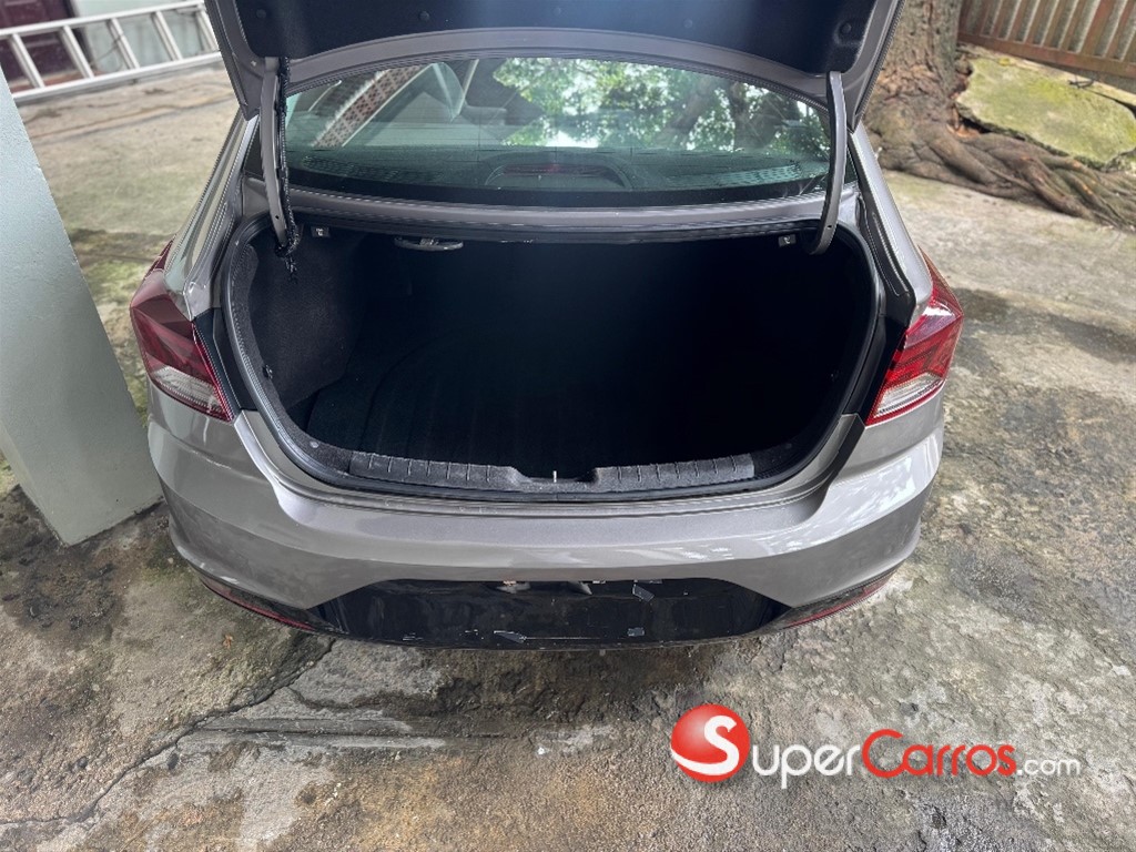 2020 Hyundai Elantra SEL — foto 7 / 11