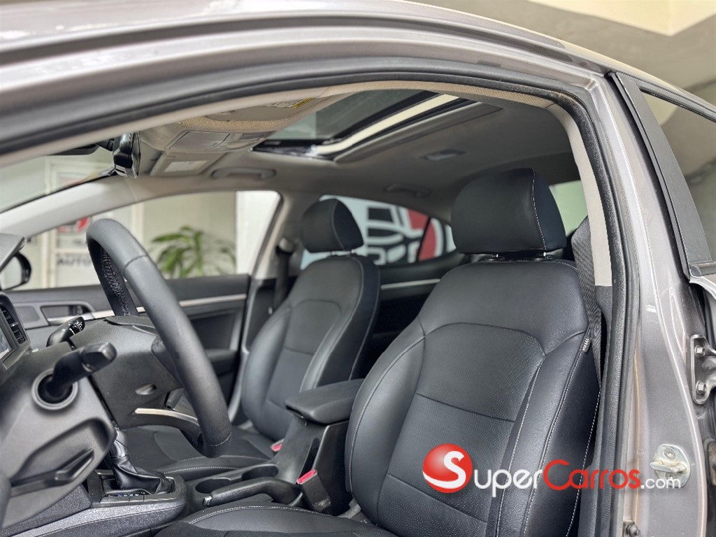 2020 Hyundai Elantra SEL — foto 9 / 11