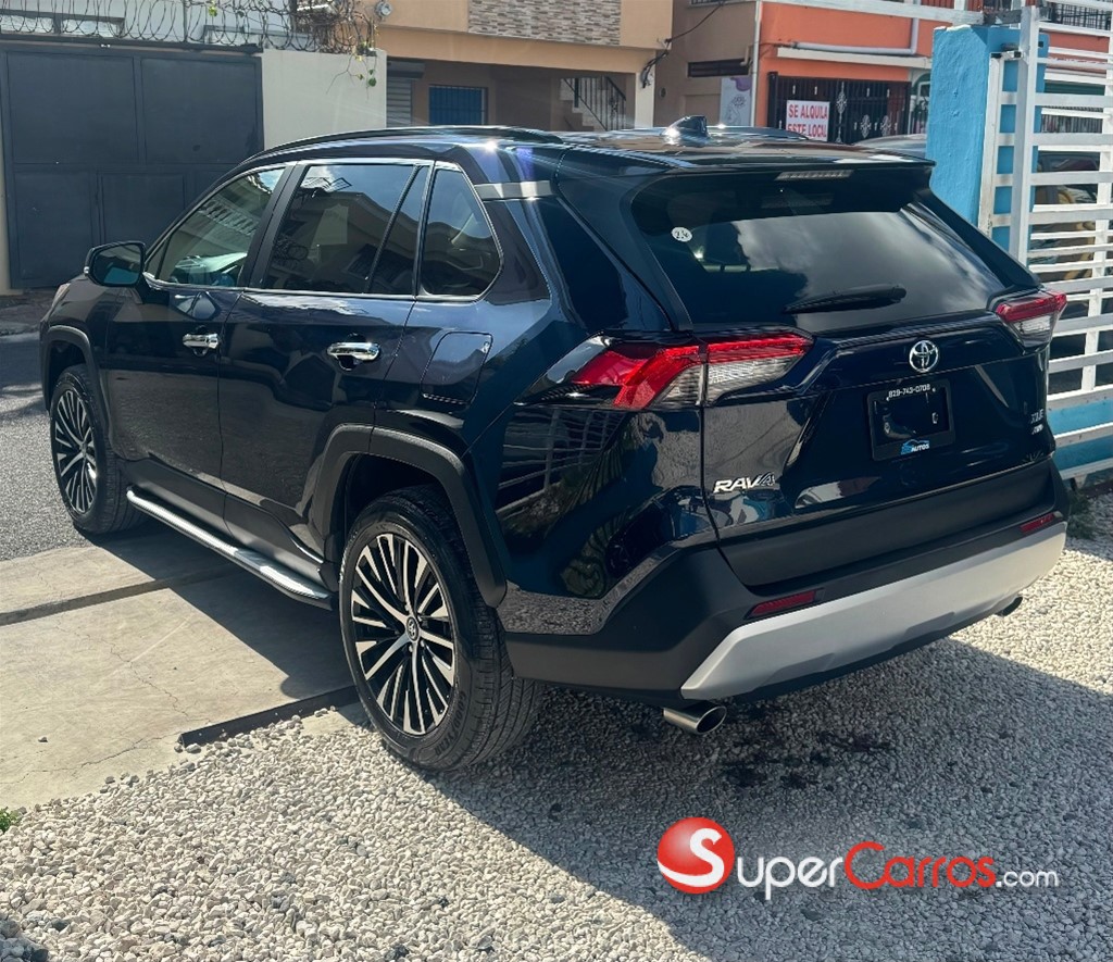 2024 Toyota RAV4 XLE Premium — foto 4 / 8