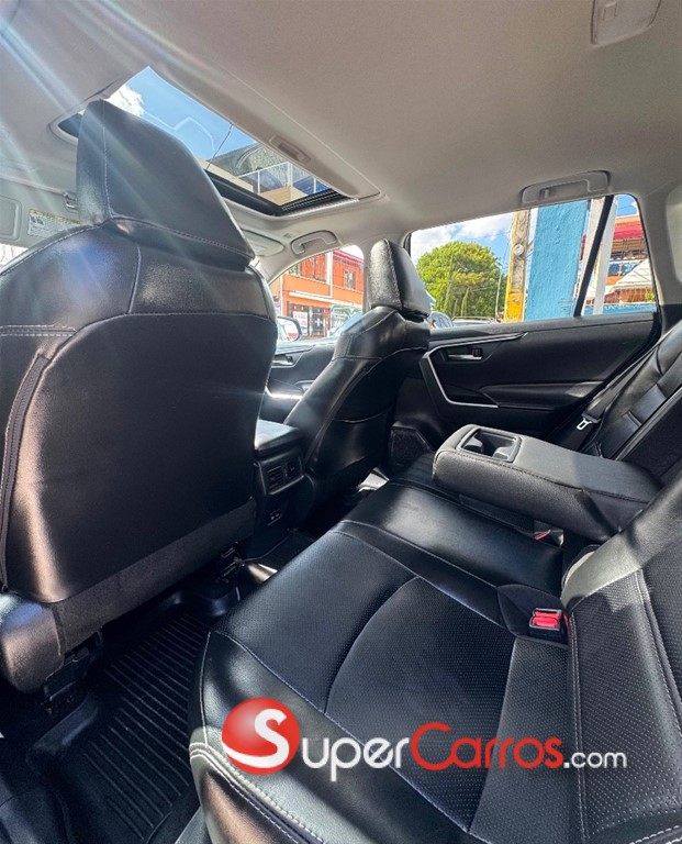2024 Toyota RAV4 XLE Premium — foto 6 / 8