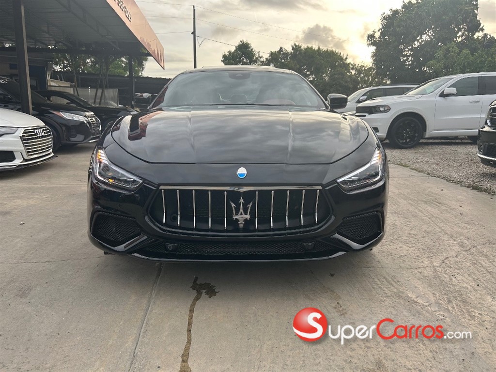 2020 Maserati Ghibli — foto 2 / 12