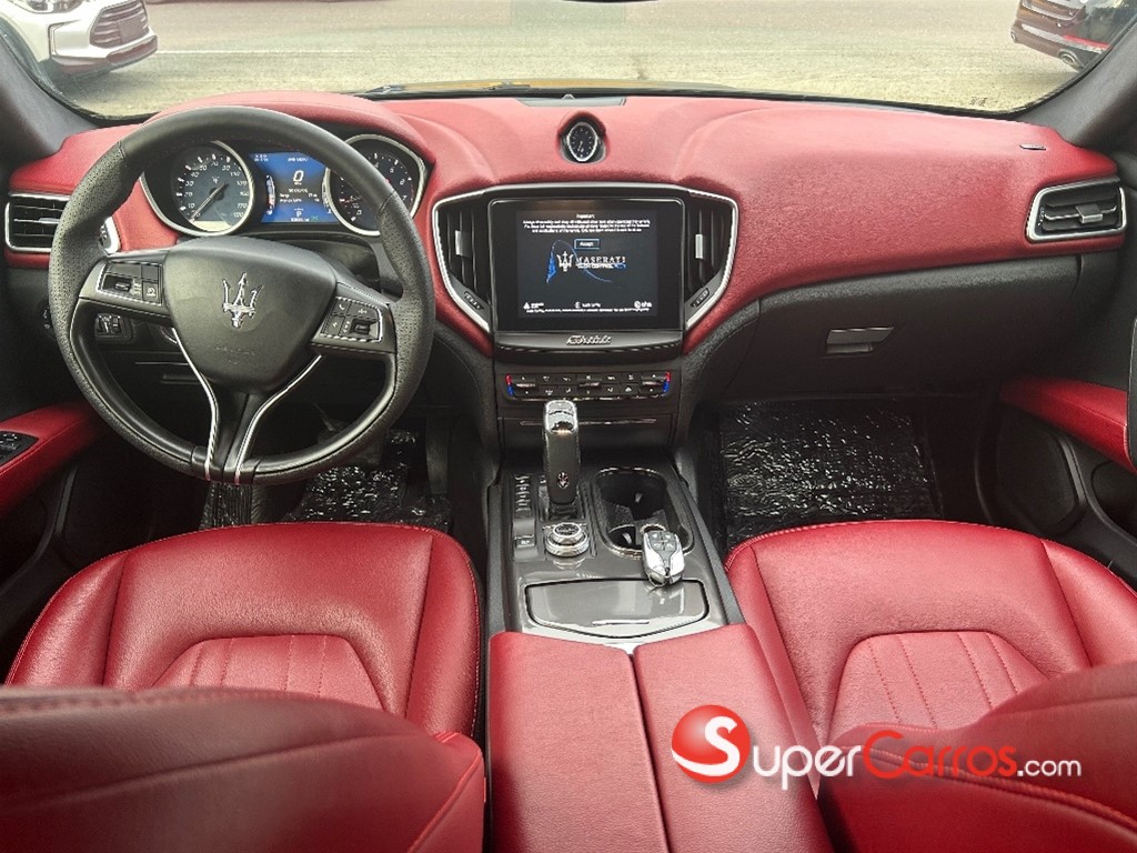 2020 Maserati Ghibli — foto 10 / 12