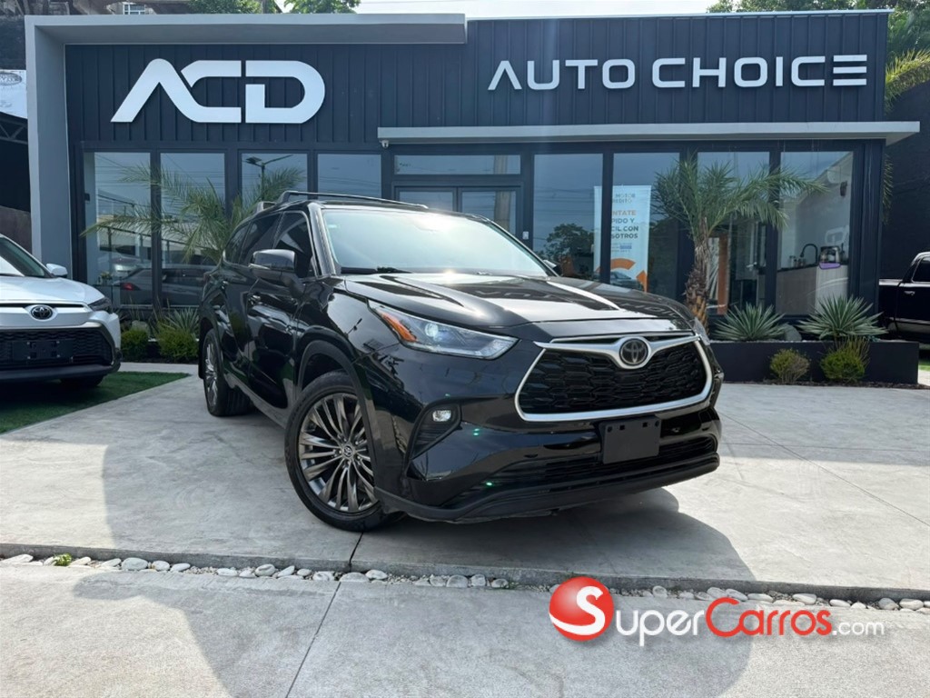 2021 Toyota Highlander LE — foto 3 / 12