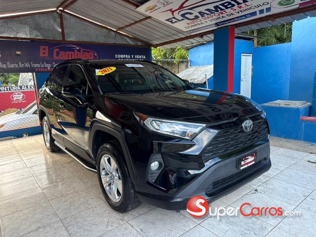 2020 Toyota RAV4 XLE — foto 2 / 12