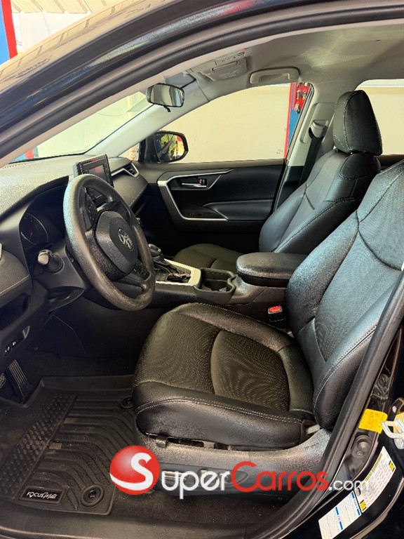 2020 Toyota RAV4 XLE — foto 5 / 12