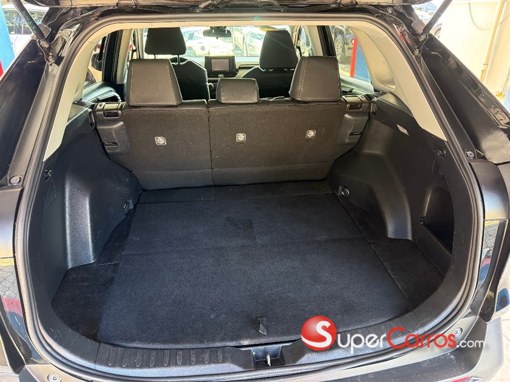 2020 Toyota RAV4 XLE — foto 9 / 12